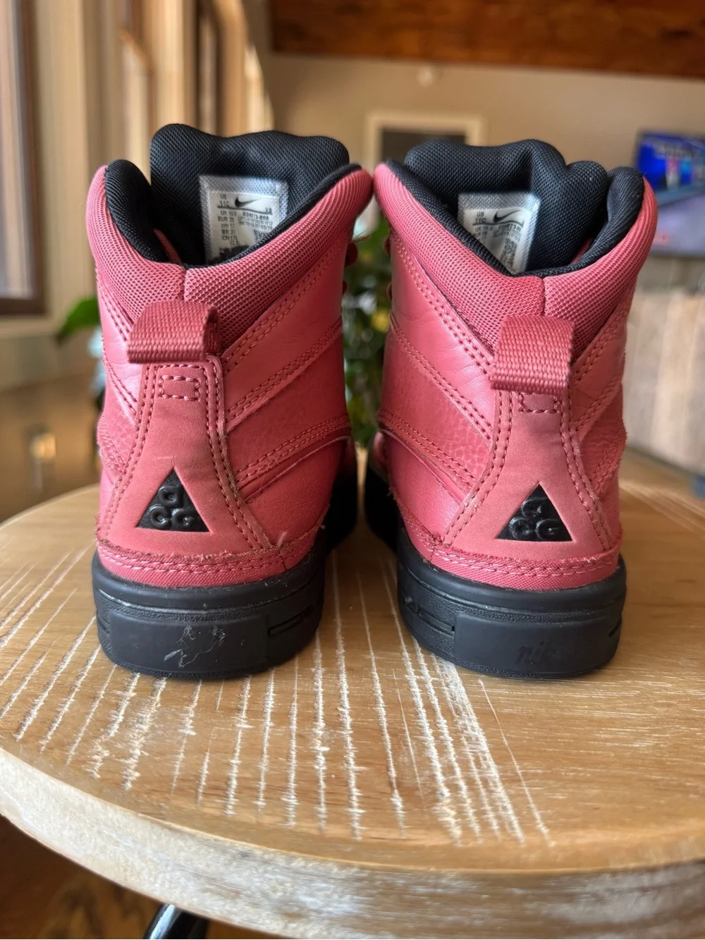 Nike Woodside 2 High ACG Girl’s Duck/Winter Boots Redwood/Black Size 11C